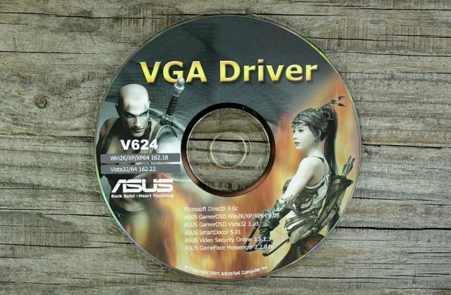 files/2018/09/driver.jpg 644w, http://www.ok.kr.ua/files/2018/09/driver-300x196.jpg 300w Компакт-диск с драйвером для видеокарты